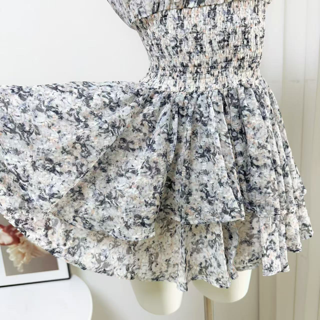 Women's Floral Off-Shoulder Waist-Slimming Asymmetric Hem Dress - Image 4