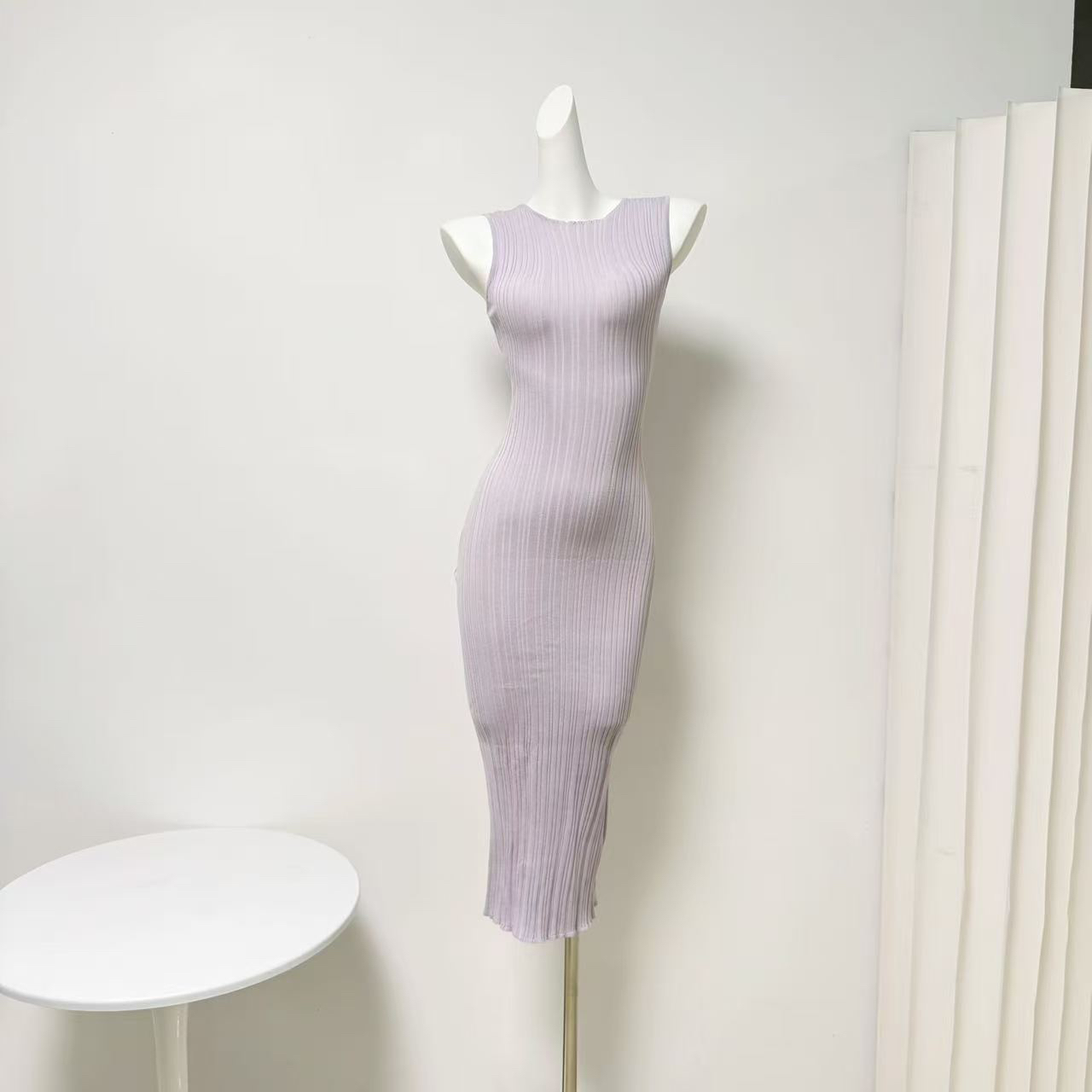 Sleeveless Knit Bodycon Dress for Women - Slimming Commute Style - Image 3
