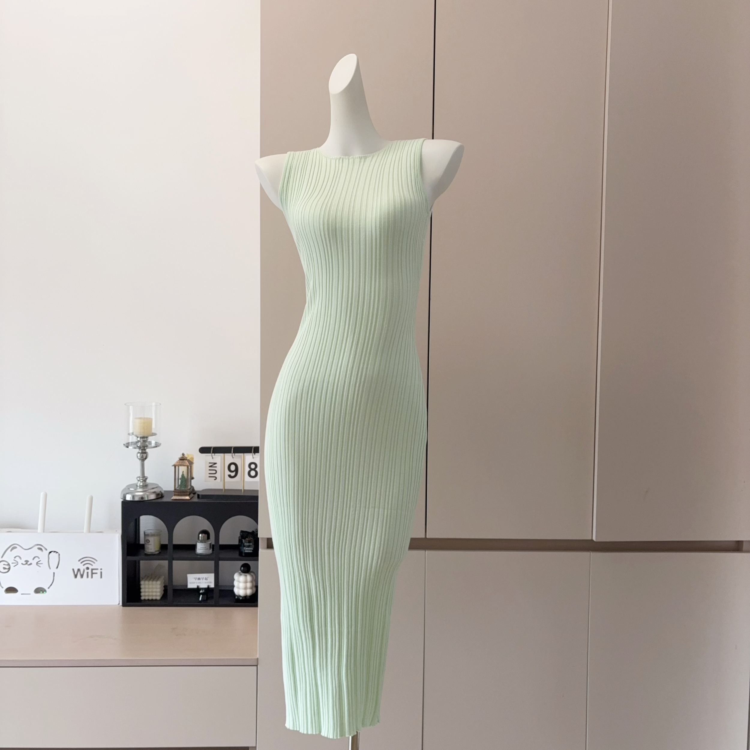 Sleeveless Knit Bodycon Dress for Women - Slimming Commute Style - Image 4