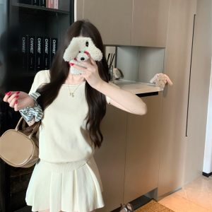 Women's Summer Two-Piece Knit Set with Cinched Waist and Pleated Mini Skirt
