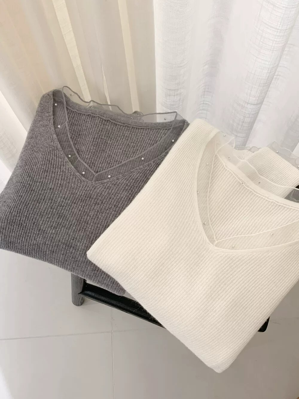 Women's Wool V-Neck Lace Pearl Knit Sweater - Elegant Pullover Top